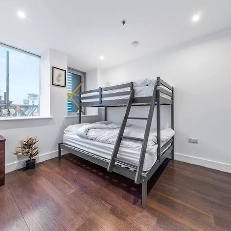 Sleep 7 20 Mins From London Waterloo Bp65 Apartment ภายนอก รูปภาพ