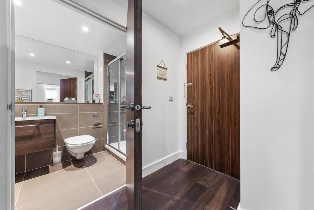 Sleep 7 20 Mins From London Waterloo Bp65 Apartment ภายนอก รูปภาพ
