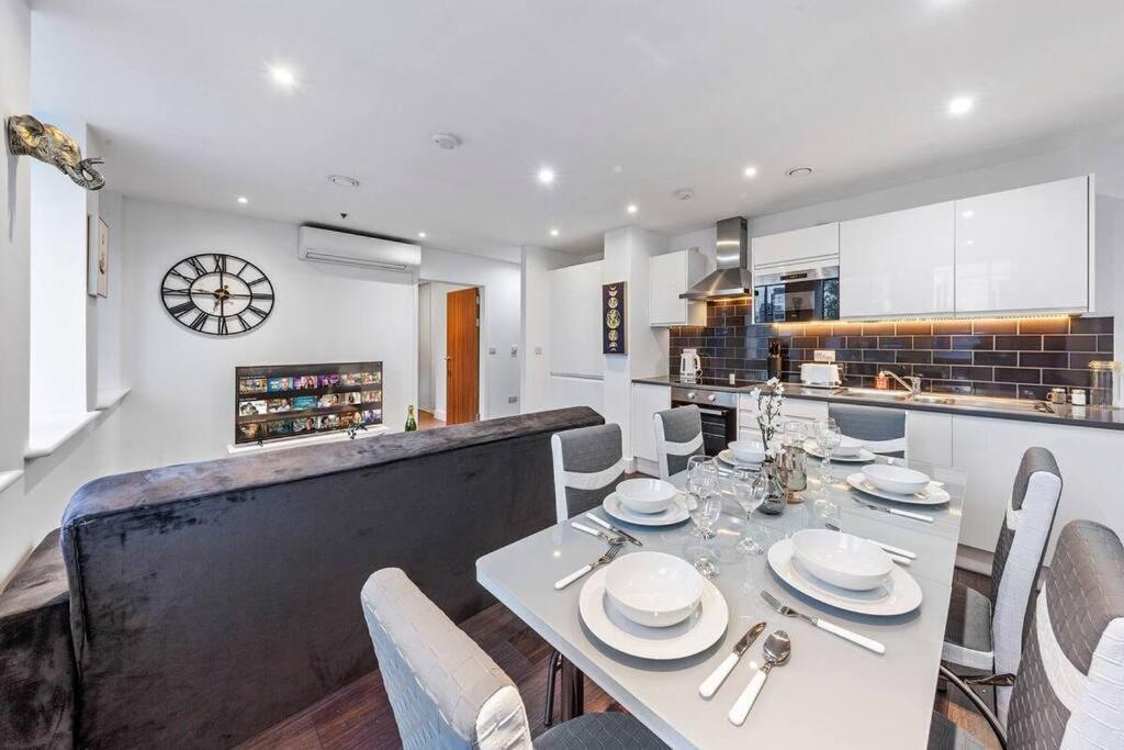 Sleep 7 20 Mins From London Waterloo Bp65 Apartment ภายนอก รูปภาพ