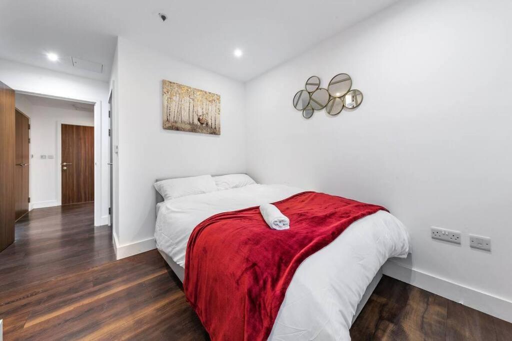 Sleep 7 20 Mins From London Waterloo Bp65 Apartment ภายนอก รูปภาพ