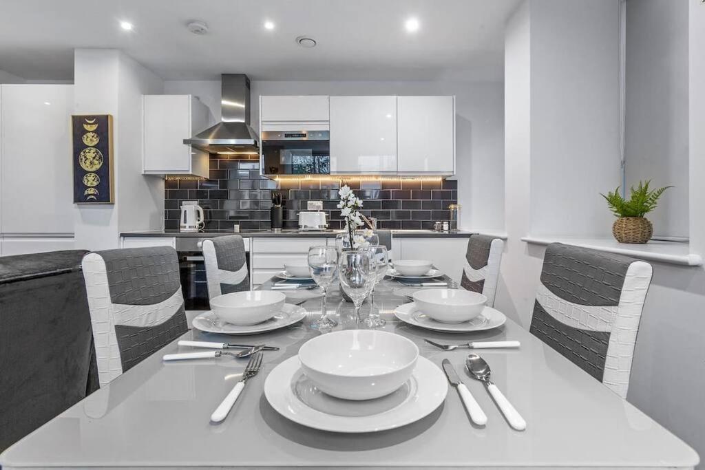 Sleep 7 20 Mins From London Waterloo Bp65 Apartment ภายนอก รูปภาพ